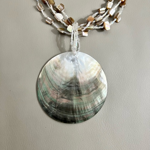 Large 🐚 Abalone Pendant 3 Strand Necklace - Picture 4 of 10